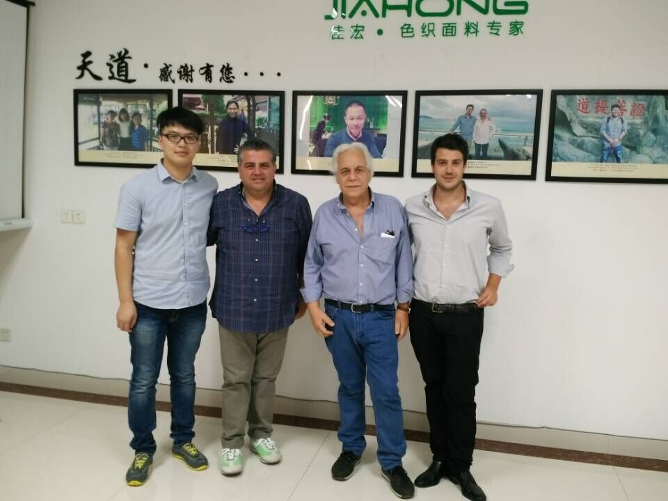 佳宏紡織具有超強(qiáng)創(chuàng)新理念，色織布面料款式豐富